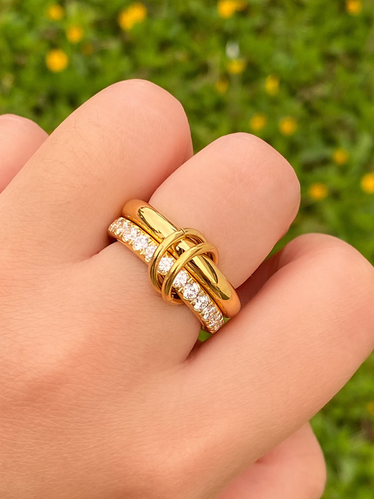 Anillo Doble Argolla Con Zirconias