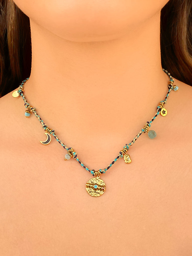 Collar Azul Con Multidijes, Luna y Estrella