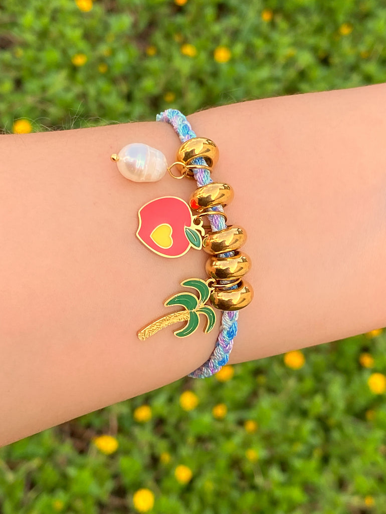 Pulsera Celeste y Azul Con Dije Manzana, Palmera