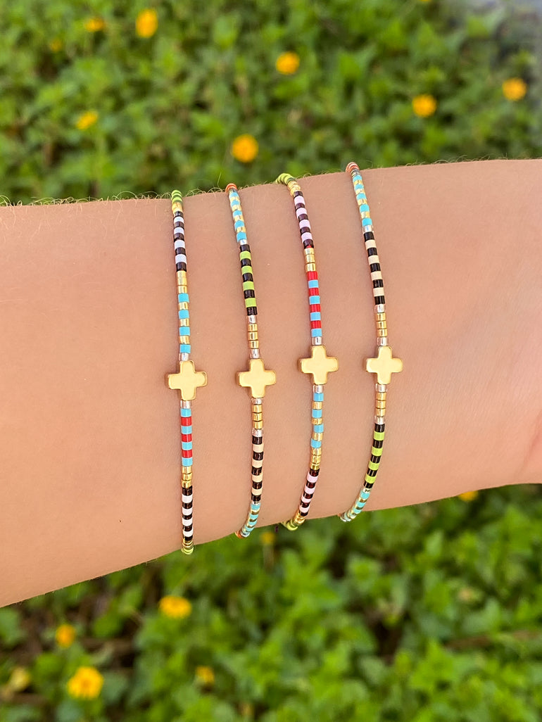 Pulsera Chaquiras Colores Con Cruz