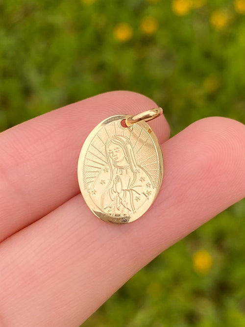 Dije Virgen Grabada Ovalada Oro 14k