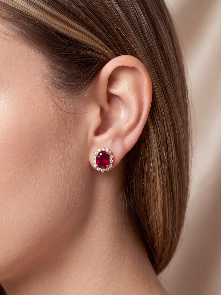 Par Arete Rubí Corte Ovalo Con Halo De Diamantes 5.55 CTTW