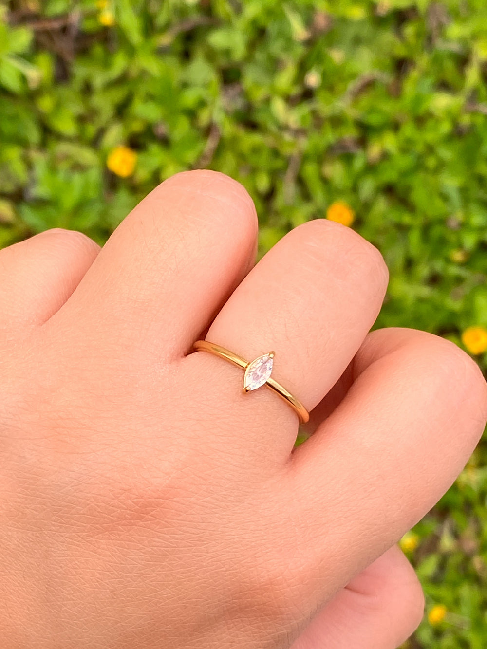 Anillo Delgado Con Zirconia Marquesa