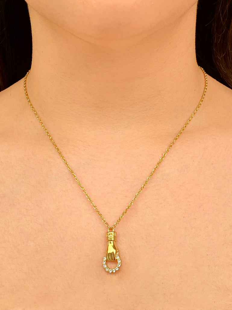 Collar Dije Mano Con Circulo Zirconias