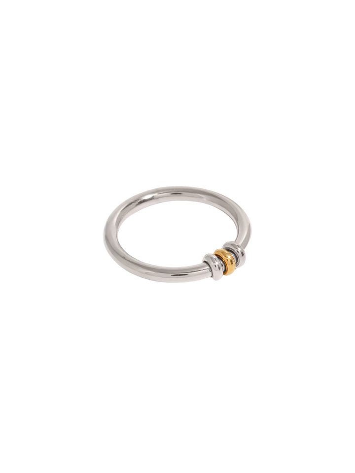 Anillo Con Tres Mini Argollas