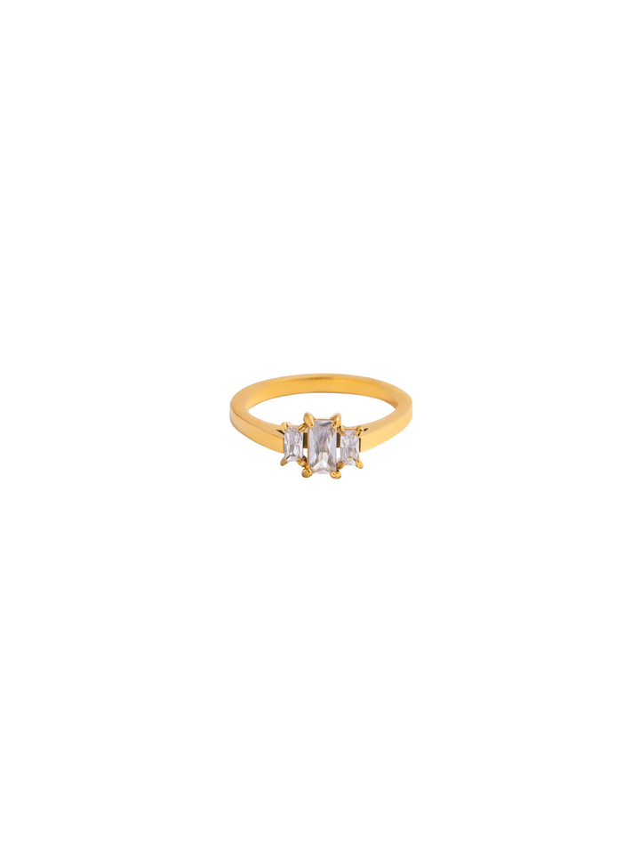 Anillo Con Tres Baguettes Centrales