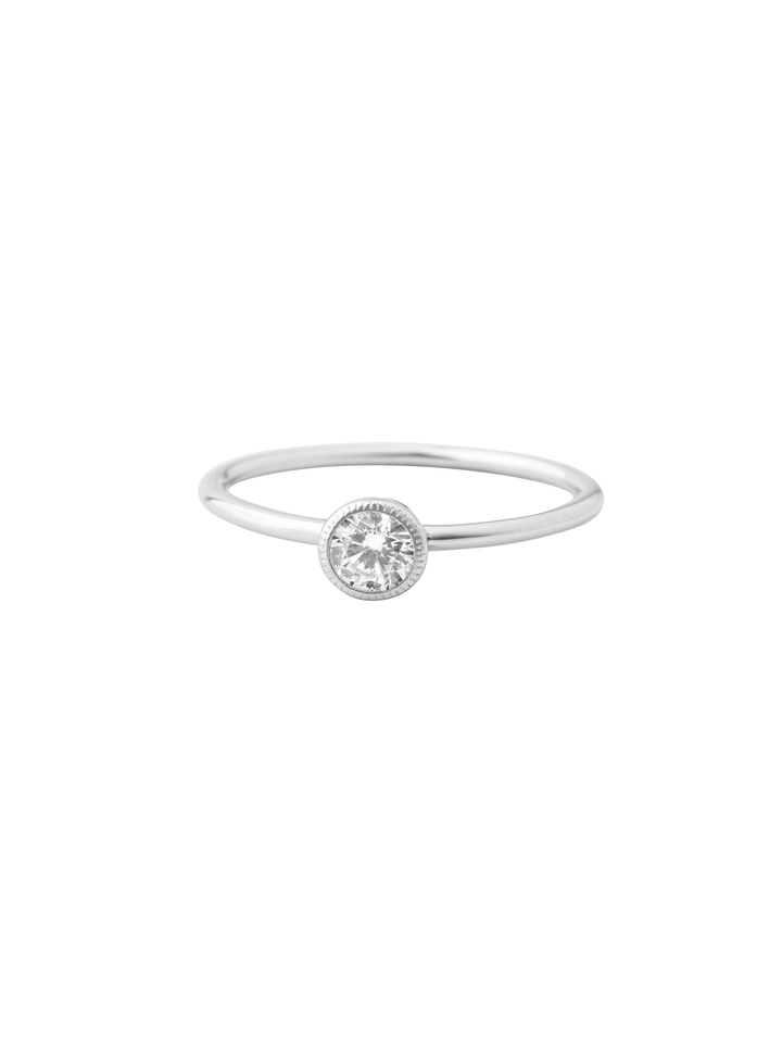 Anillo Con Zirconia Central Bisel