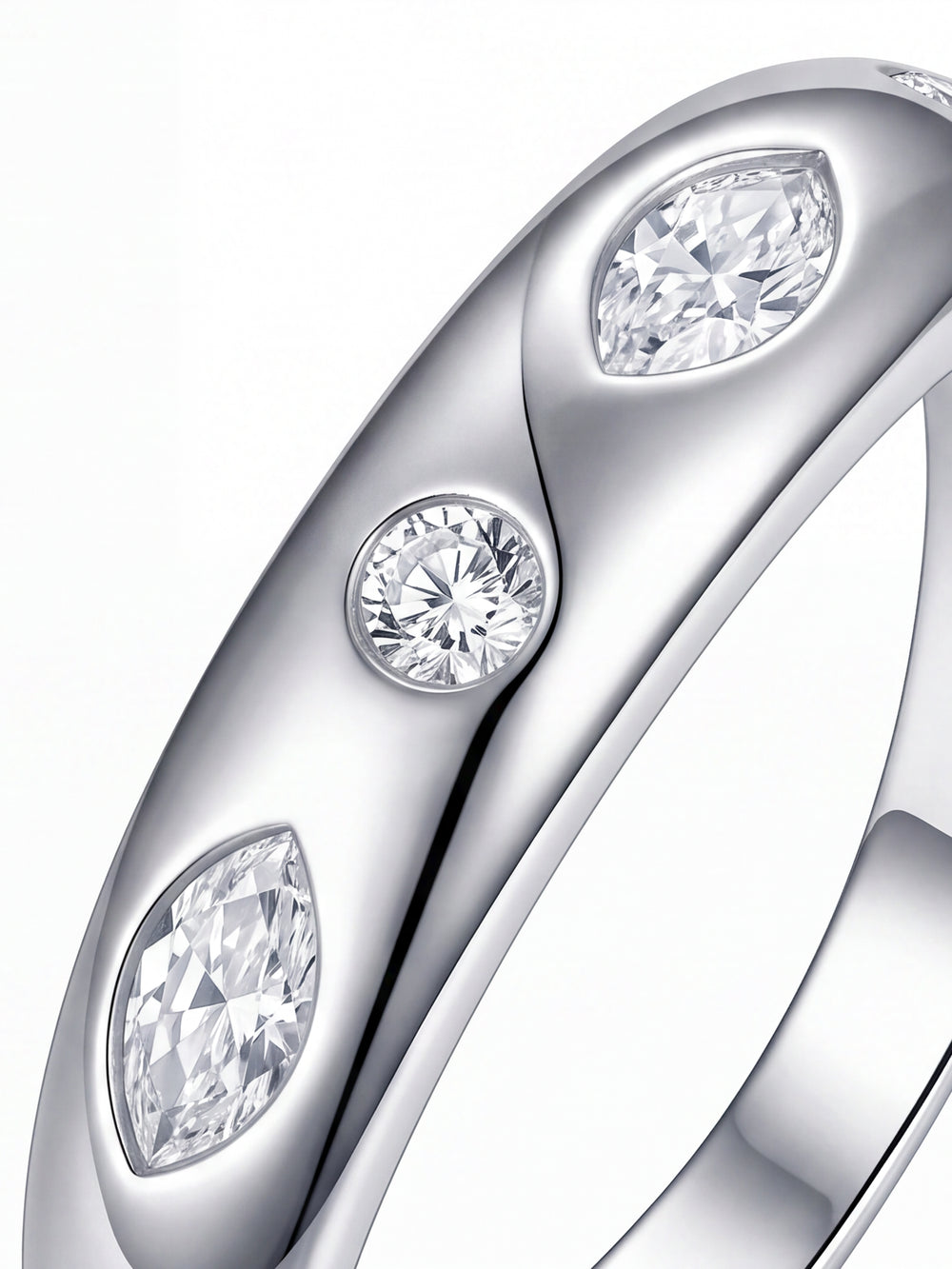 Anillo Grueso Con Moissanitas 0.282 CT
