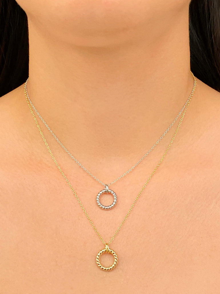 Collar Con Dije Circulo Trenzado