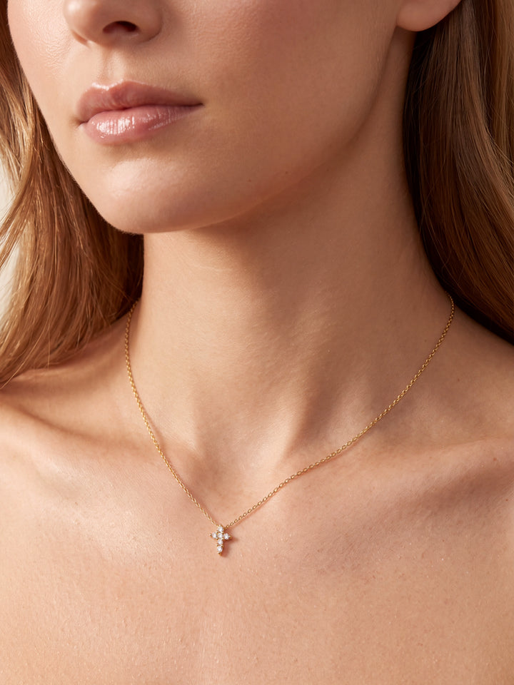 Collar Con Cruz Zirconias