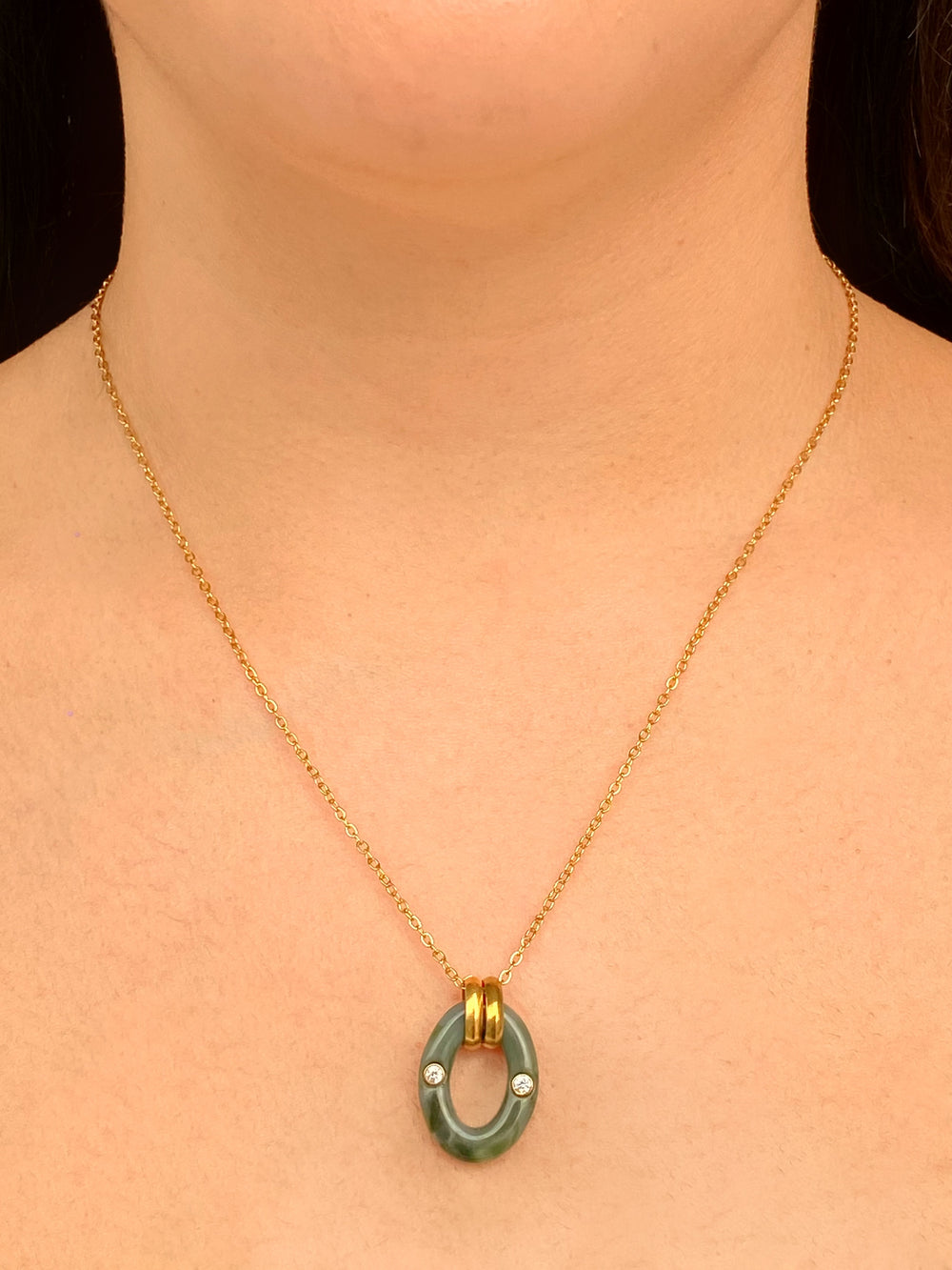Collar Con Dije Ovalado