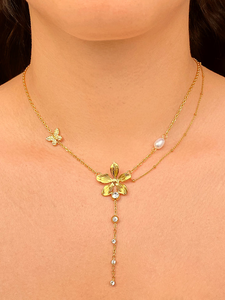 Collar Corbatin Con Flor y Mariposa