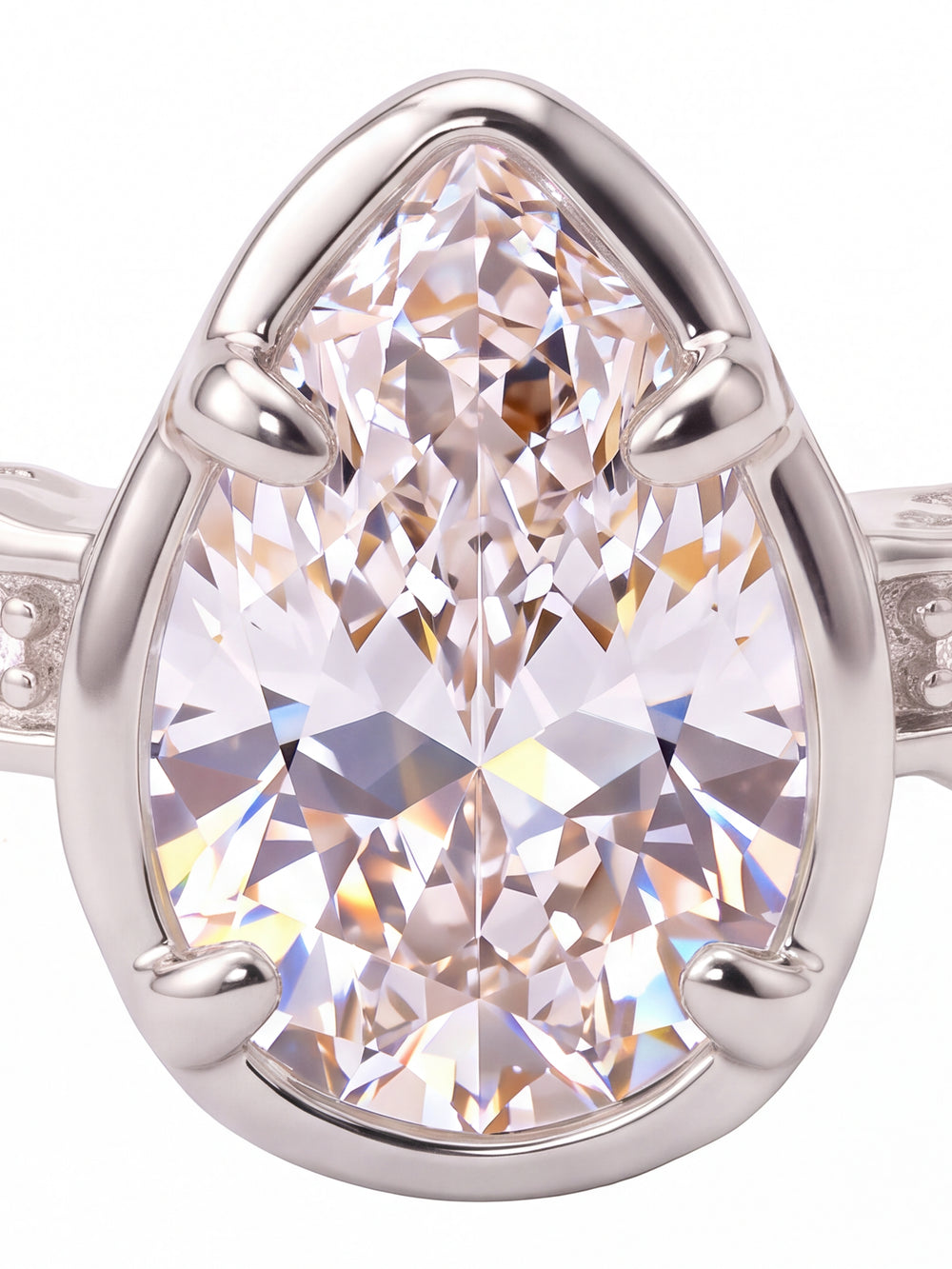 Anillo Gota Con Zirconias