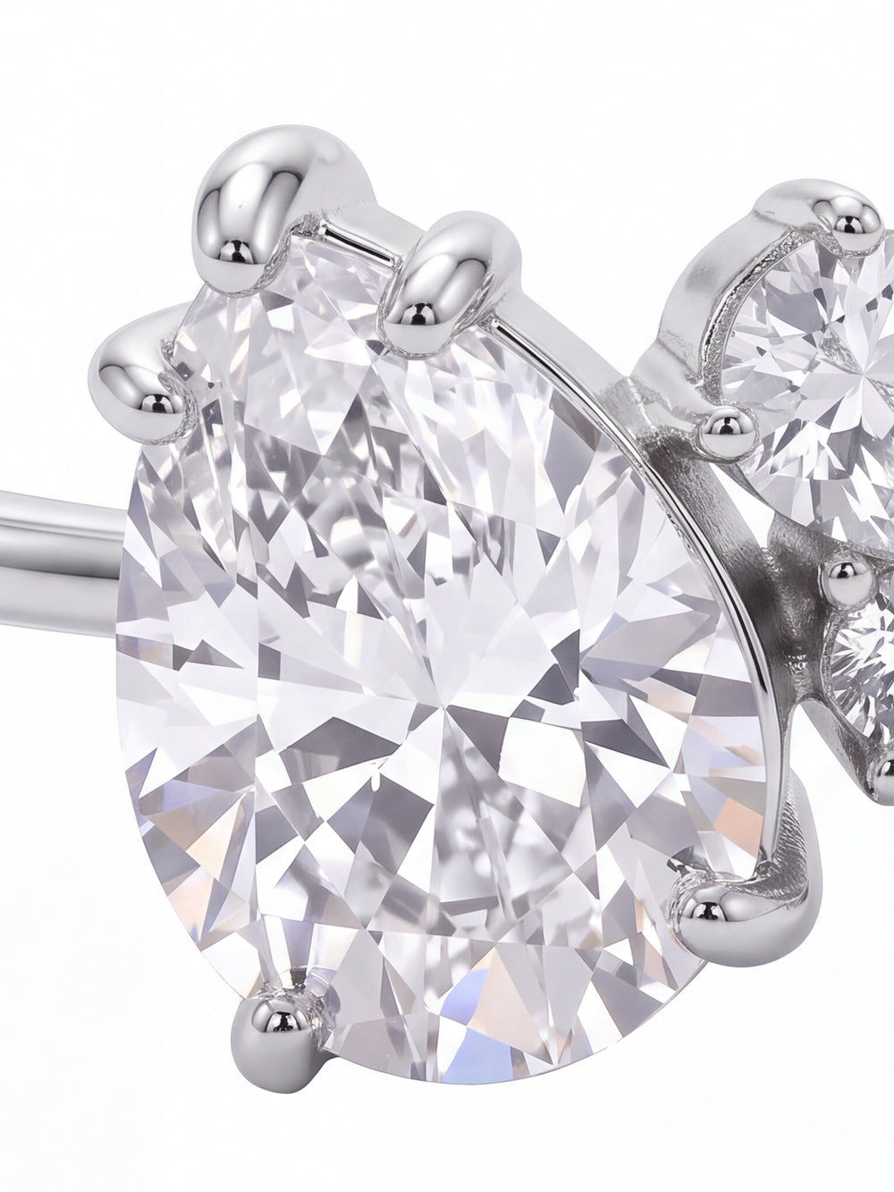 Anillo Plateado Zirconia Marquesa Y Laterales