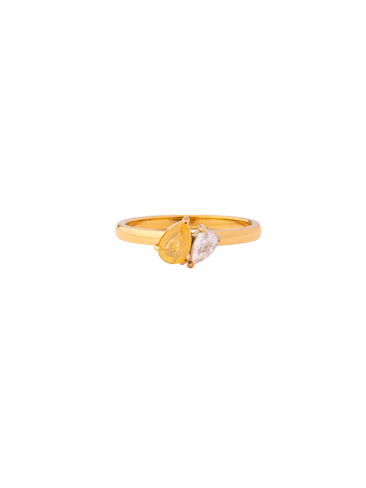 Anillo Con Zirconia Ovalada Y Gota