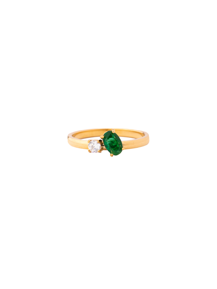 Anillo Con Zirconia Ovalada Y Gota
