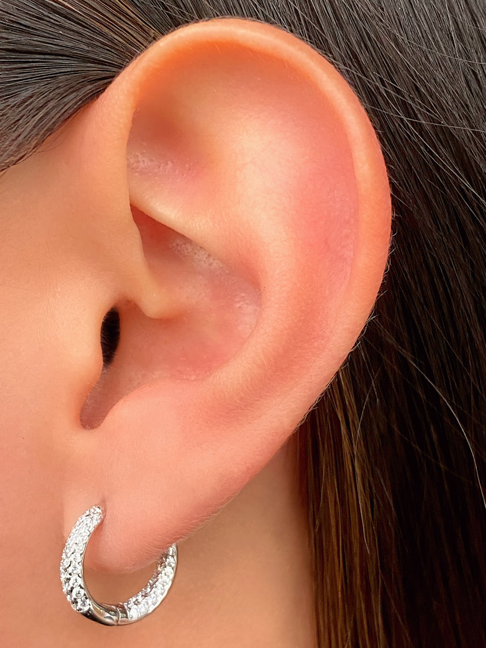 Par Arracada Ovalada Con Zirconias 14 mm