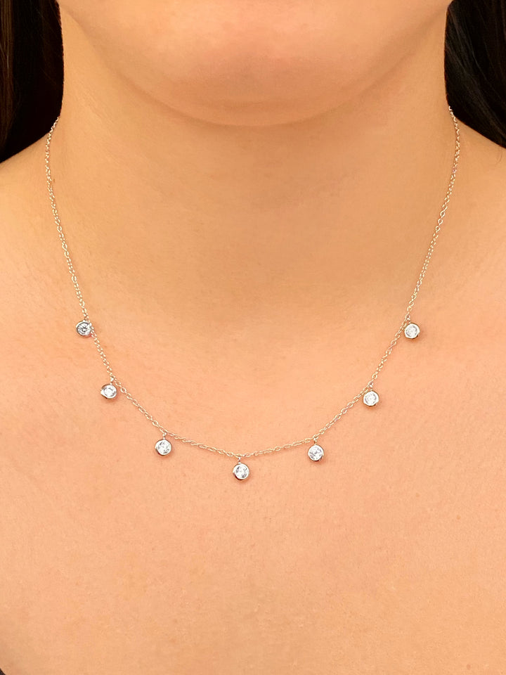 Collar Con Zirconias Redondas Colgantes