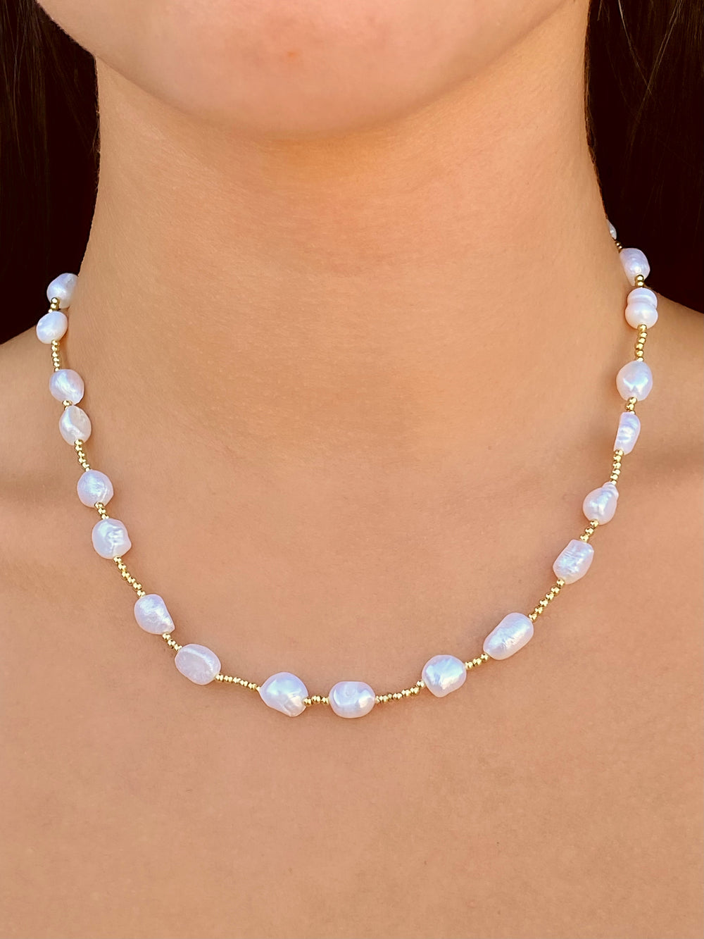 Collar Perlas Naturales Con Bolitas Doradas
