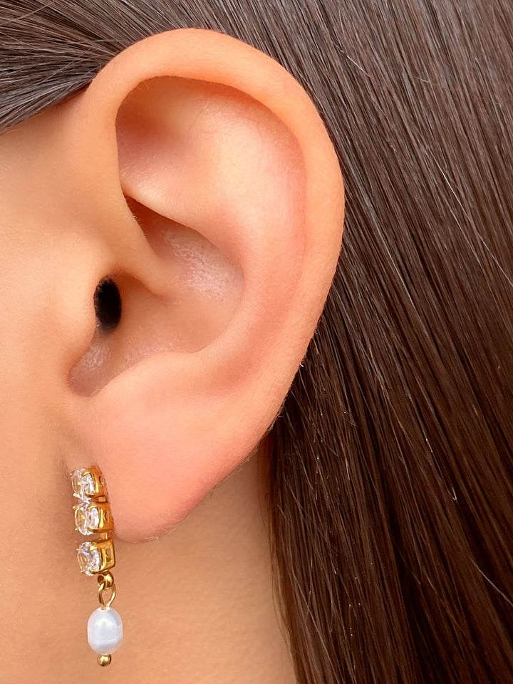 Par Arete Tres Zirconias Con Perla