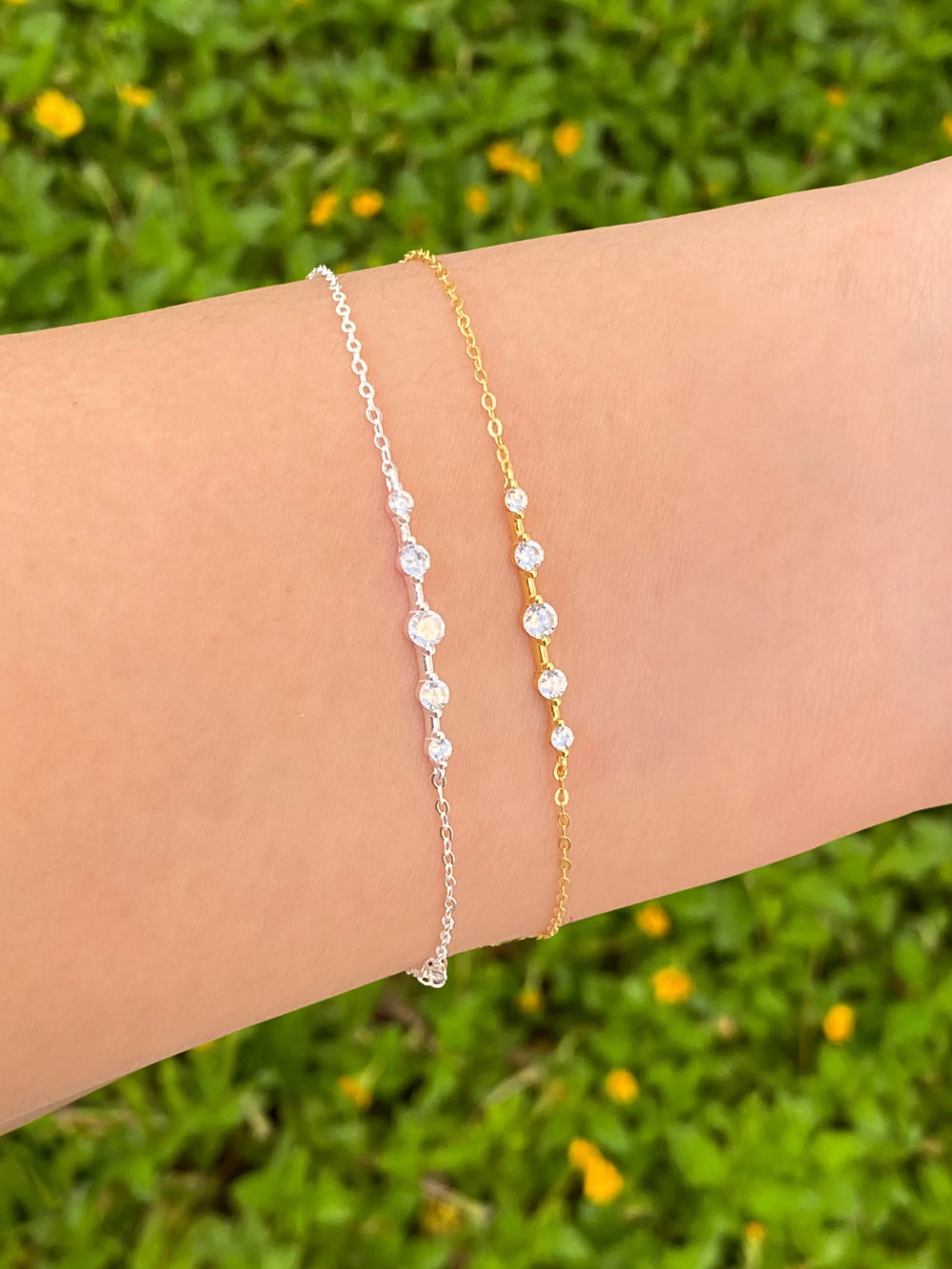 Pulsera Con Linea Cinco Zirconias