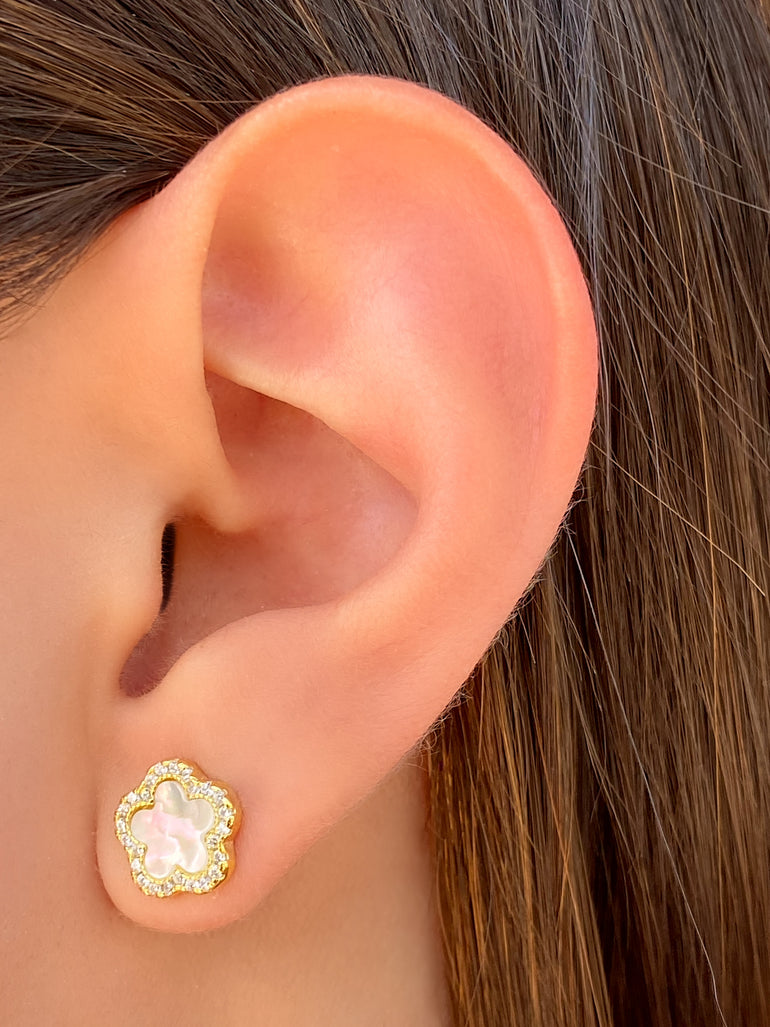 Par Arete Mini Flor Zirconias y Madre Perla