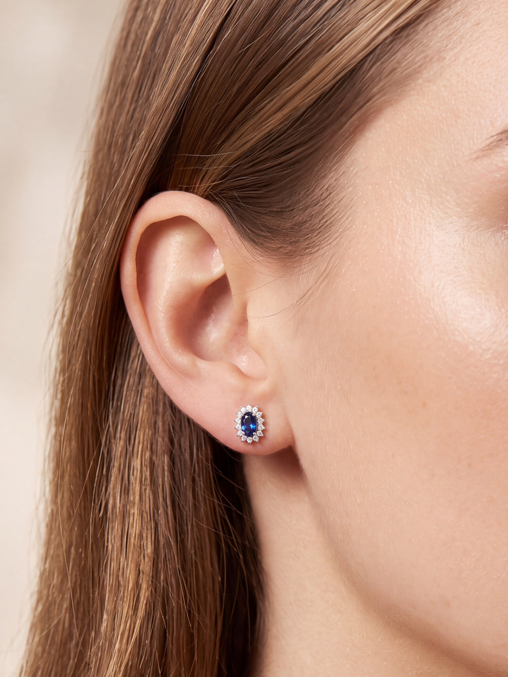 Par Arete Zirconia Azul Ovalada Con Halo Floral
