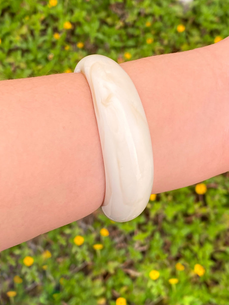 Brazalete Abierto Blanco Marmoleado