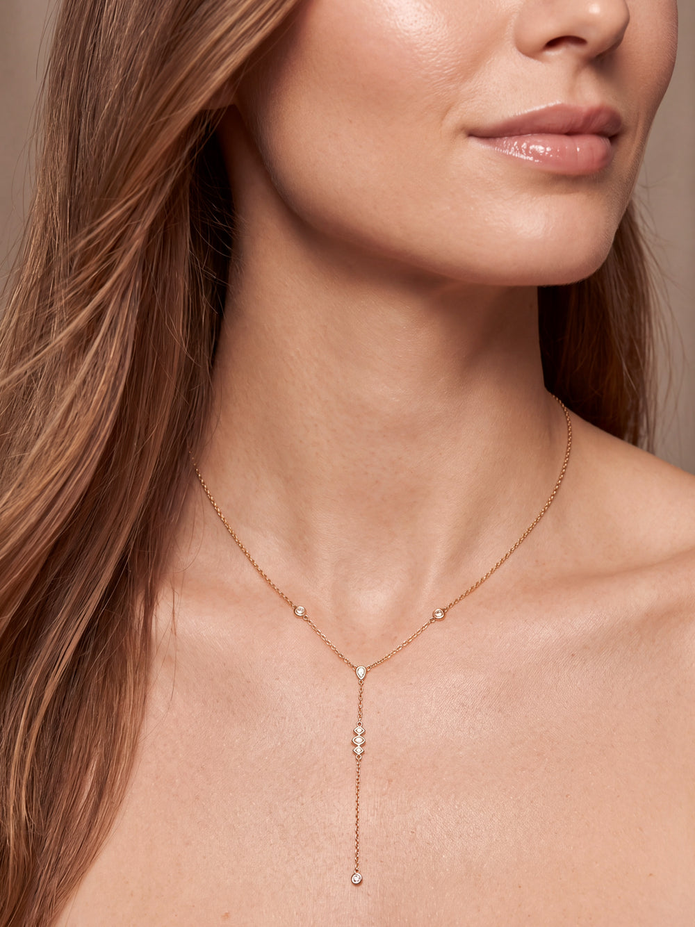 Collar Corbatin Con Zirconias