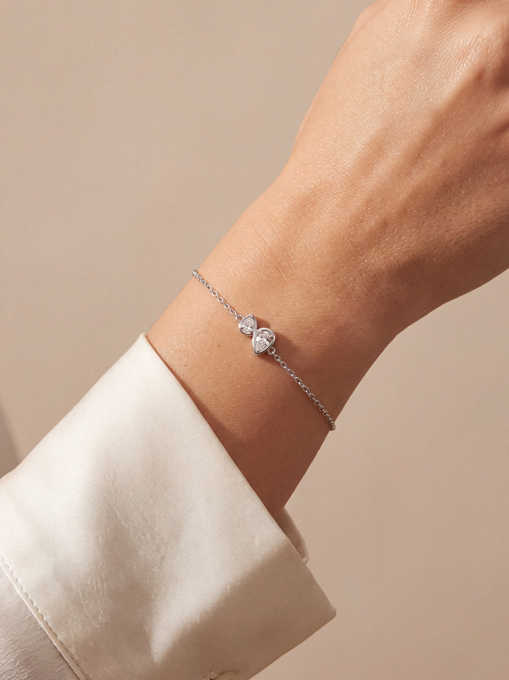 Pulsera Con Doble Gota Zirconias