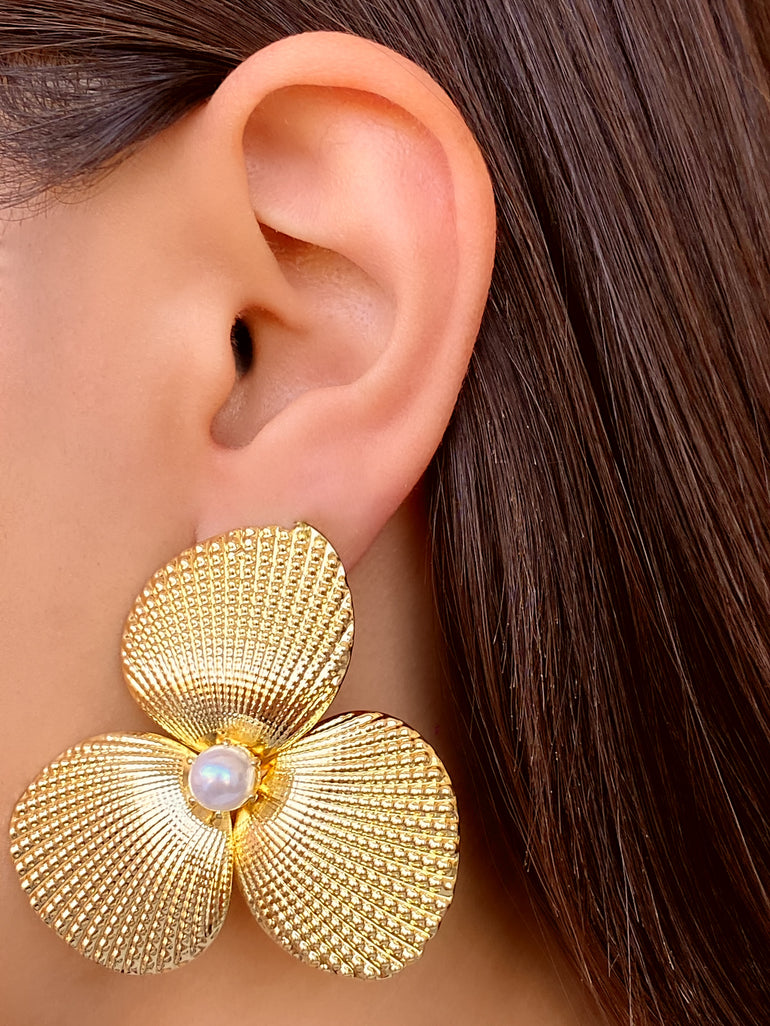 Par Arete Flor Texturizada Con Perla