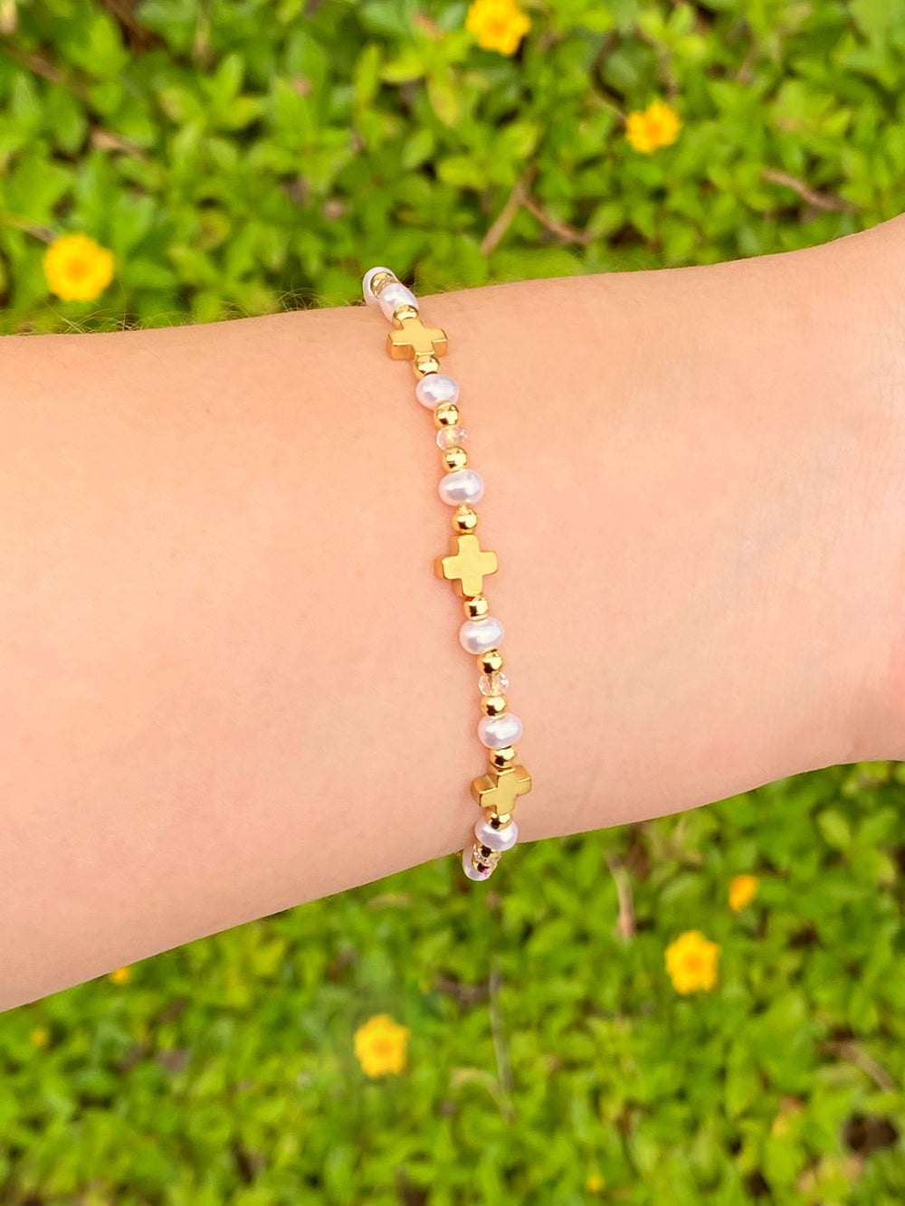 Pulsera Hilo Cruces Y Perlas