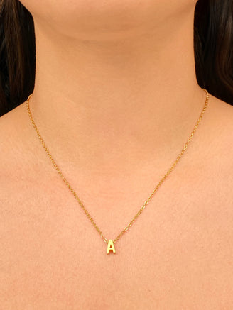 Collar Con Inicial Dorada