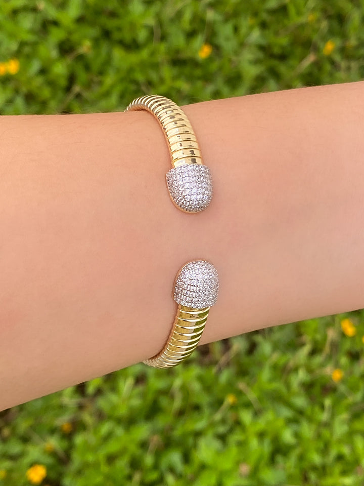 Brazalete Abierto Con Borde Zirconias