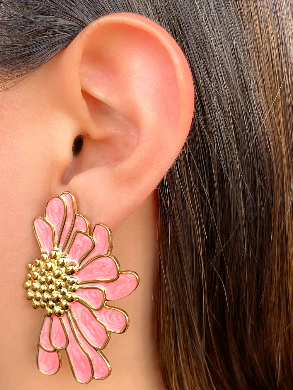 Par Arete Flor Colores Centro Dorado