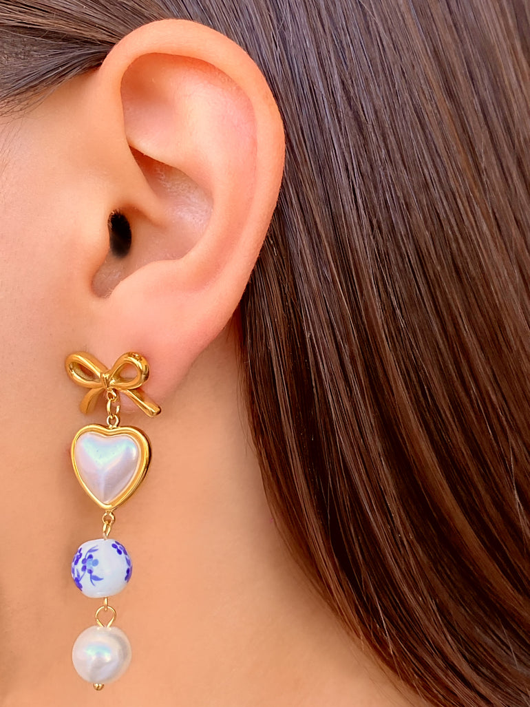 Par Arete Moño Corazon Con Flores Azules
