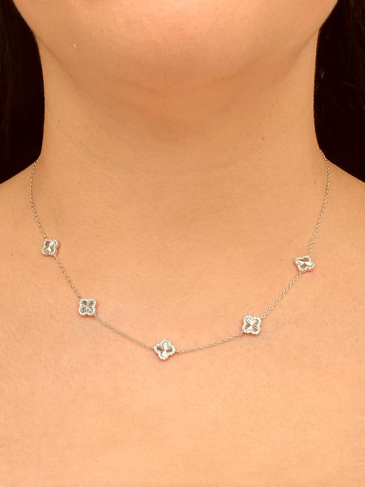 Collar Treboles Contorno Zirconias