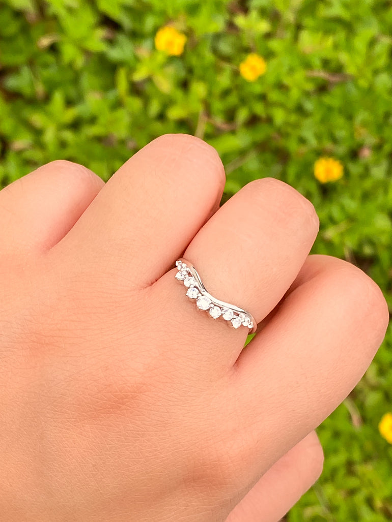Anillo Curva Con Zirconias