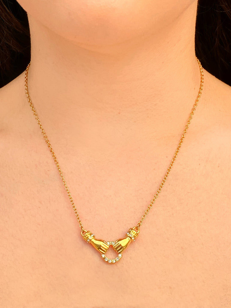 Collar Con Dije Manos Zirconias