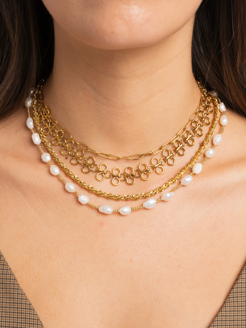 Collar Perlas Naturales Con Bolitas Doradas