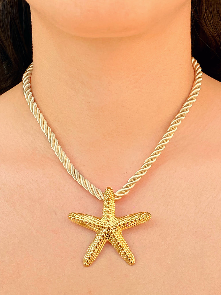 Collar Beige Dije Estrella De Mar