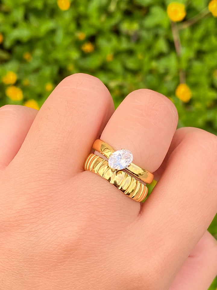 Anillo Doble Linea Con Zirconia Ovalada