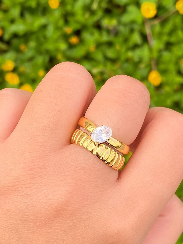 Anillo Doble Linea Con Zirconia Ovalada
