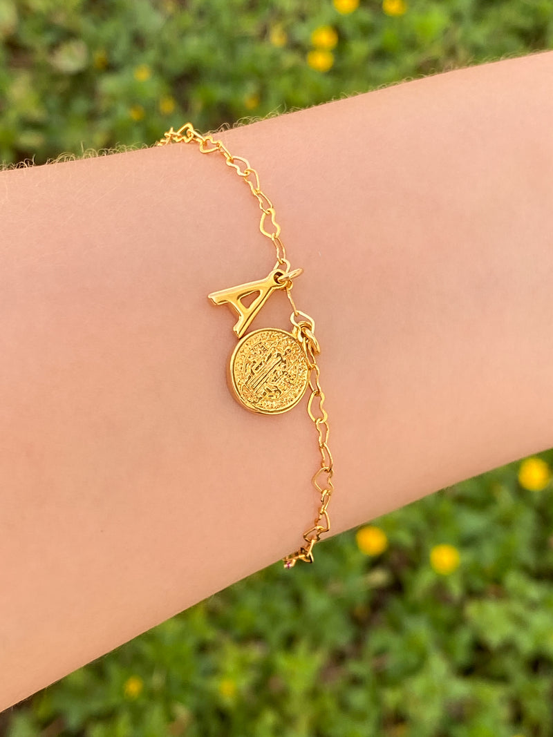 Pulsera Cadena Corazones Con Inicial y San Benito