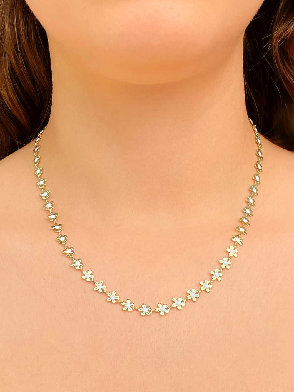 Collar Flores Con Centro Blanco
