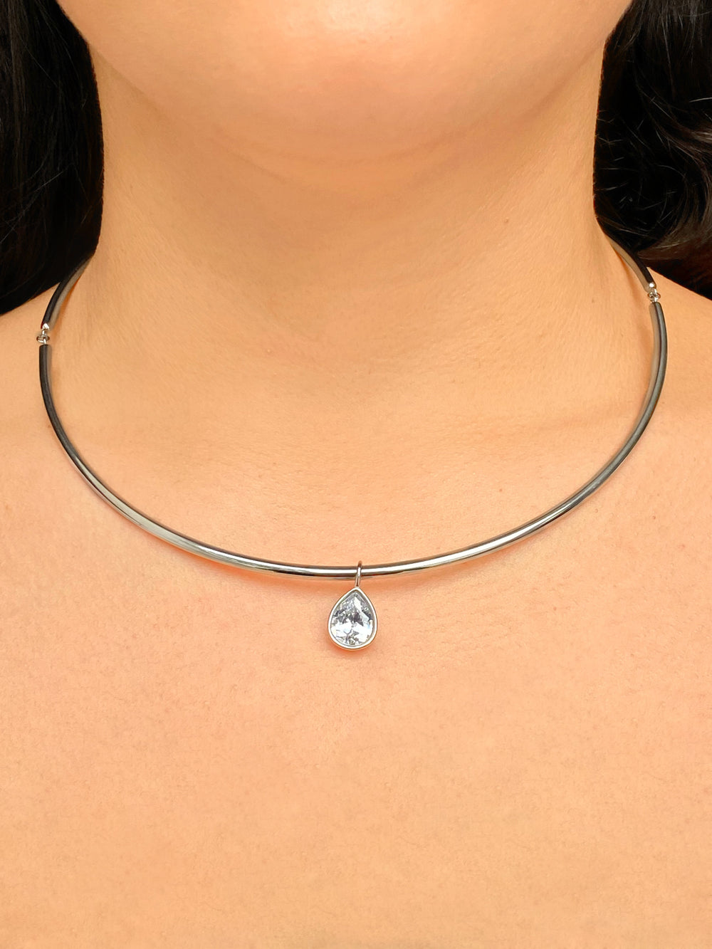 Choker Rigido Dije Zirconia Gota