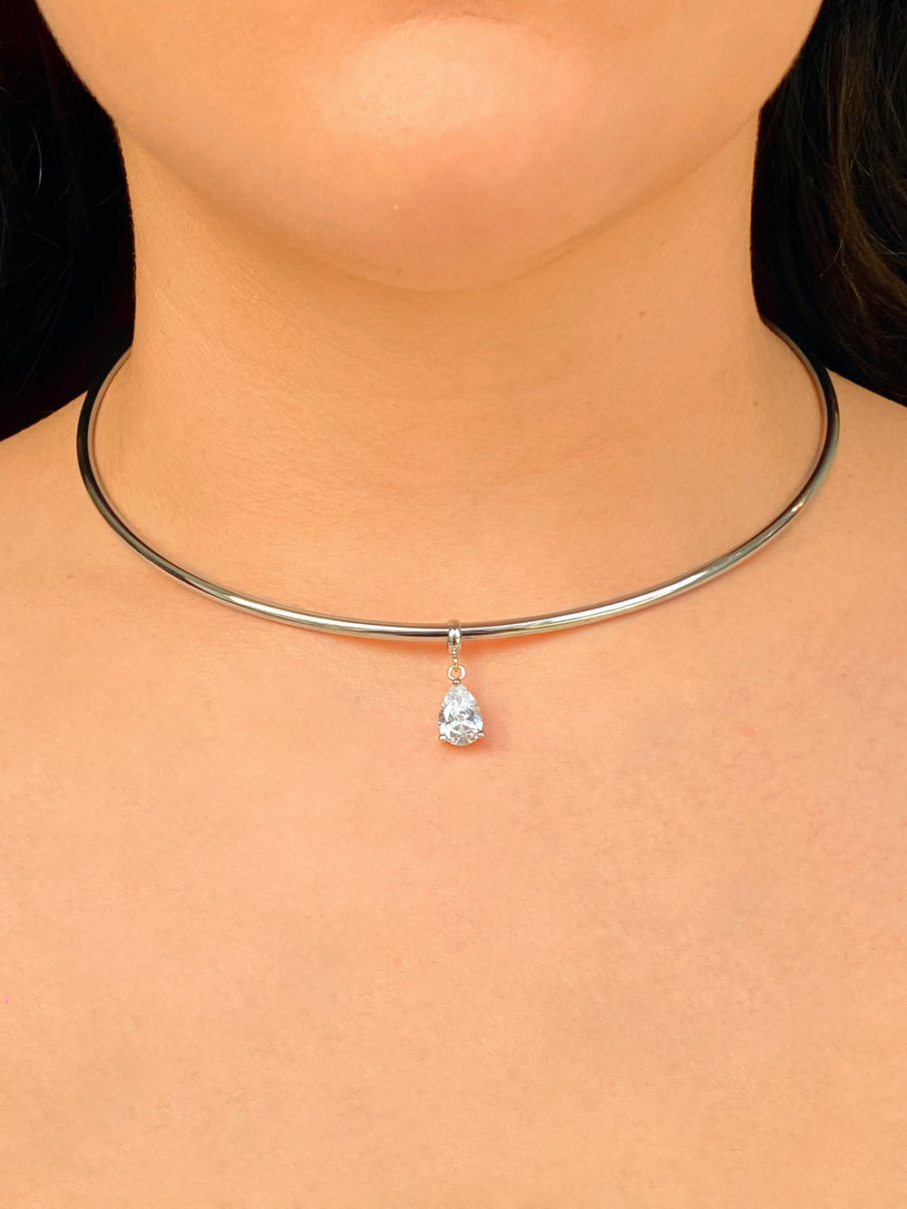 Choker Abierto Rigido Dije Zirconia Gota