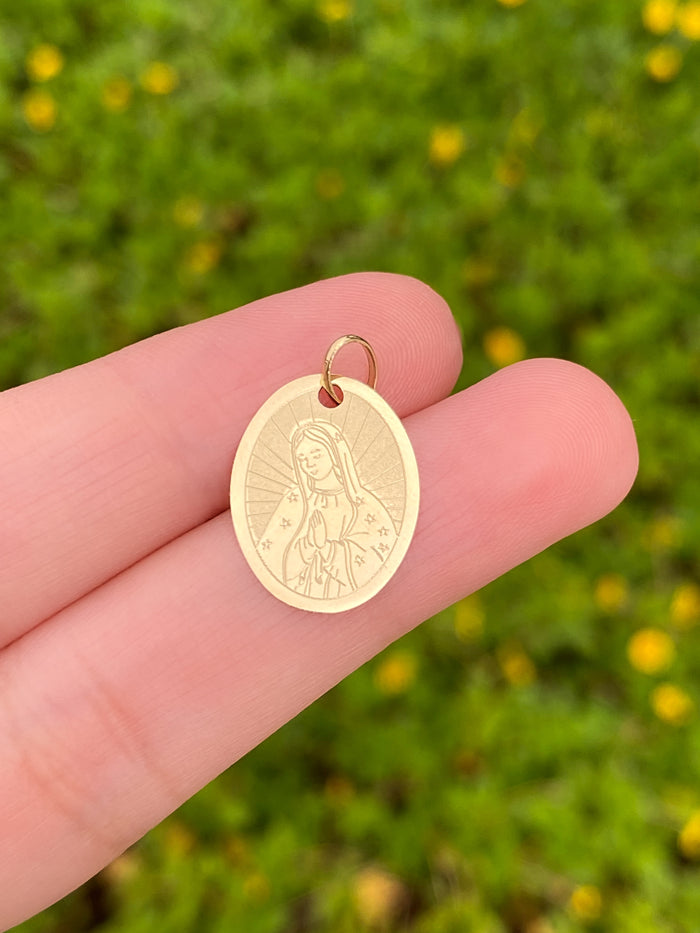 Dije Virgen Ovalada Planchada Oro 14k