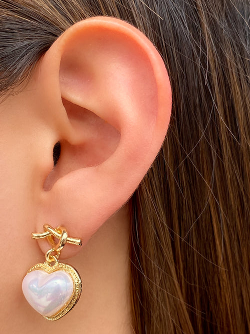 Par Arete Nudo Con Perla Corazon