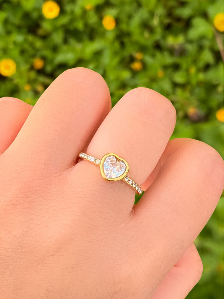 Anillo Zirconias Con Corazon